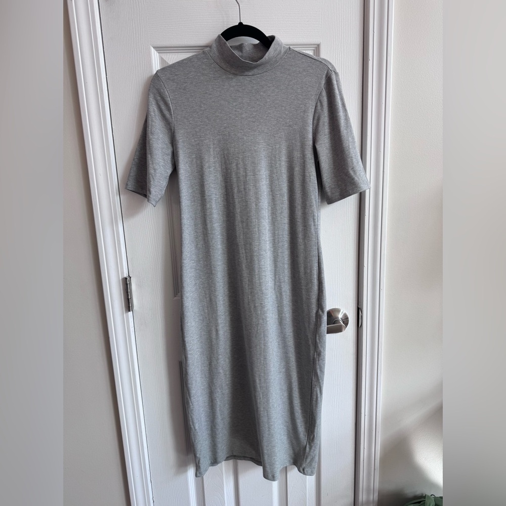 ATHLETA Ribbed Gray Mock Neck Midi Dress Size Medium